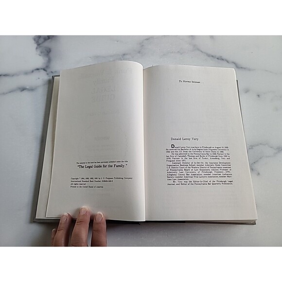 Funk & Wagnalls Family Legal Guide 1984 - Picture 3 of 10